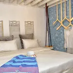 Villa Tholos